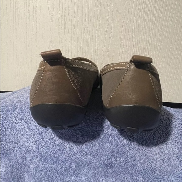 NaturalSoul by Naturalizer Women’s Gray Brown Friendship 73277 Flats Size 7 M - Picture 6 of 6